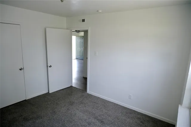 $1,000 | 5602 Market Street, Unit 11, Houston, TX 77020