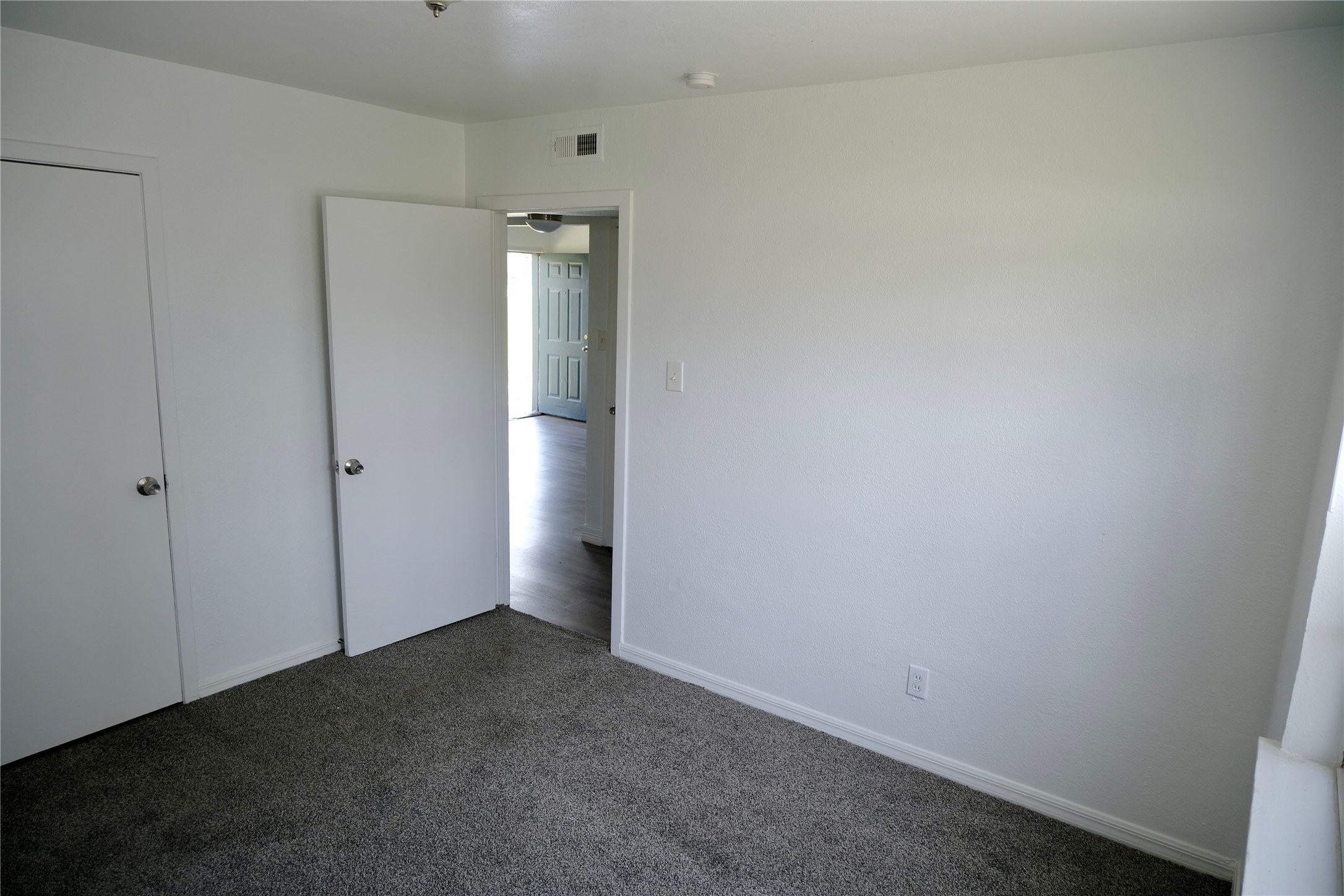 5602 Market Street, Unit 11 Houston, TX 77020 - Photo 17 of 29 Bedroom 2, Images are for illustrative purposes only and may represent a similar unit. Actual finishes, layout, and features may vary