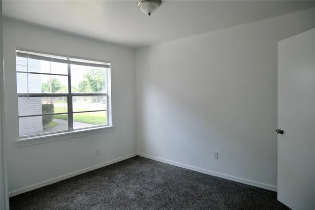 $1,000 | 5602 Market Street, Unit 11, Houston, TX 77020