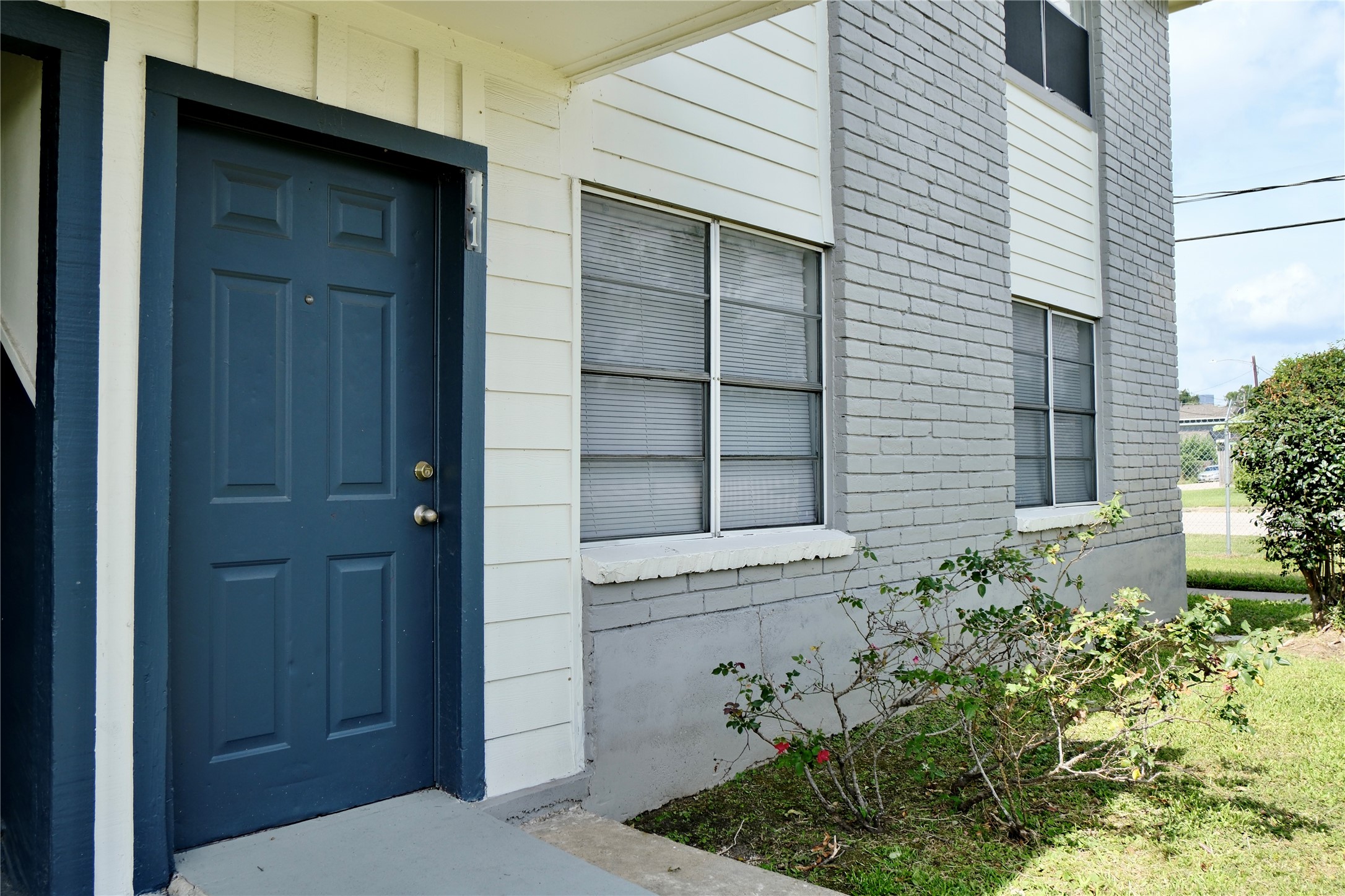 5602 Market Street, Unit 11 Houston, TX 77020 - Photo 4 of 29 Model Unit, Images are for illustrative purposes only and may represent a similar unit. Actual finishes, layout, and features may vary