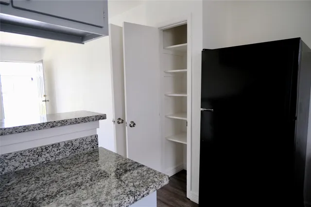 $1,000 | 5602 Market Street, Unit 11, Houston, TX 77020