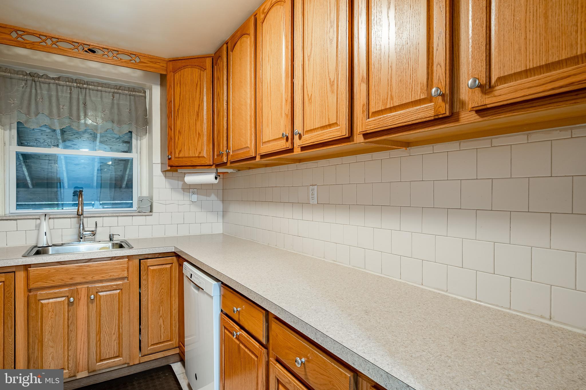 2318 Emerson Street Philadelphia, PA 19152 - Photo 13 of 36