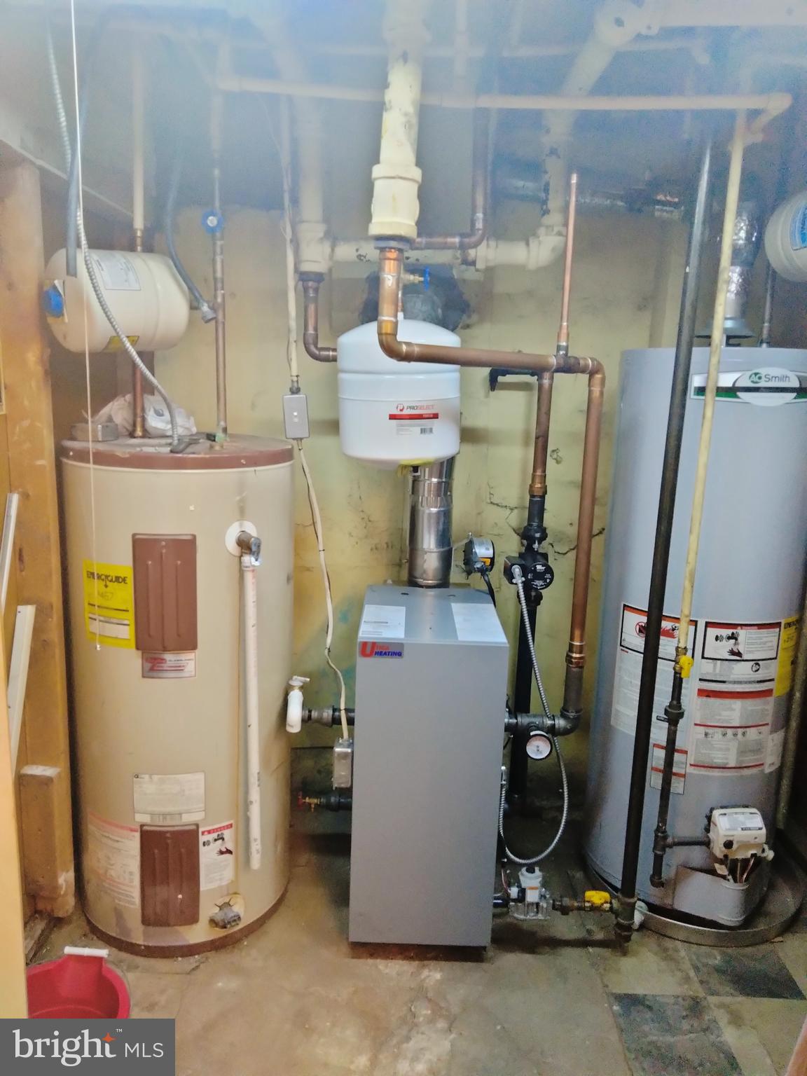 605 Lyndhurst Street Baltimore, MD 21229 - Photo 13 of 29 lower level utility room