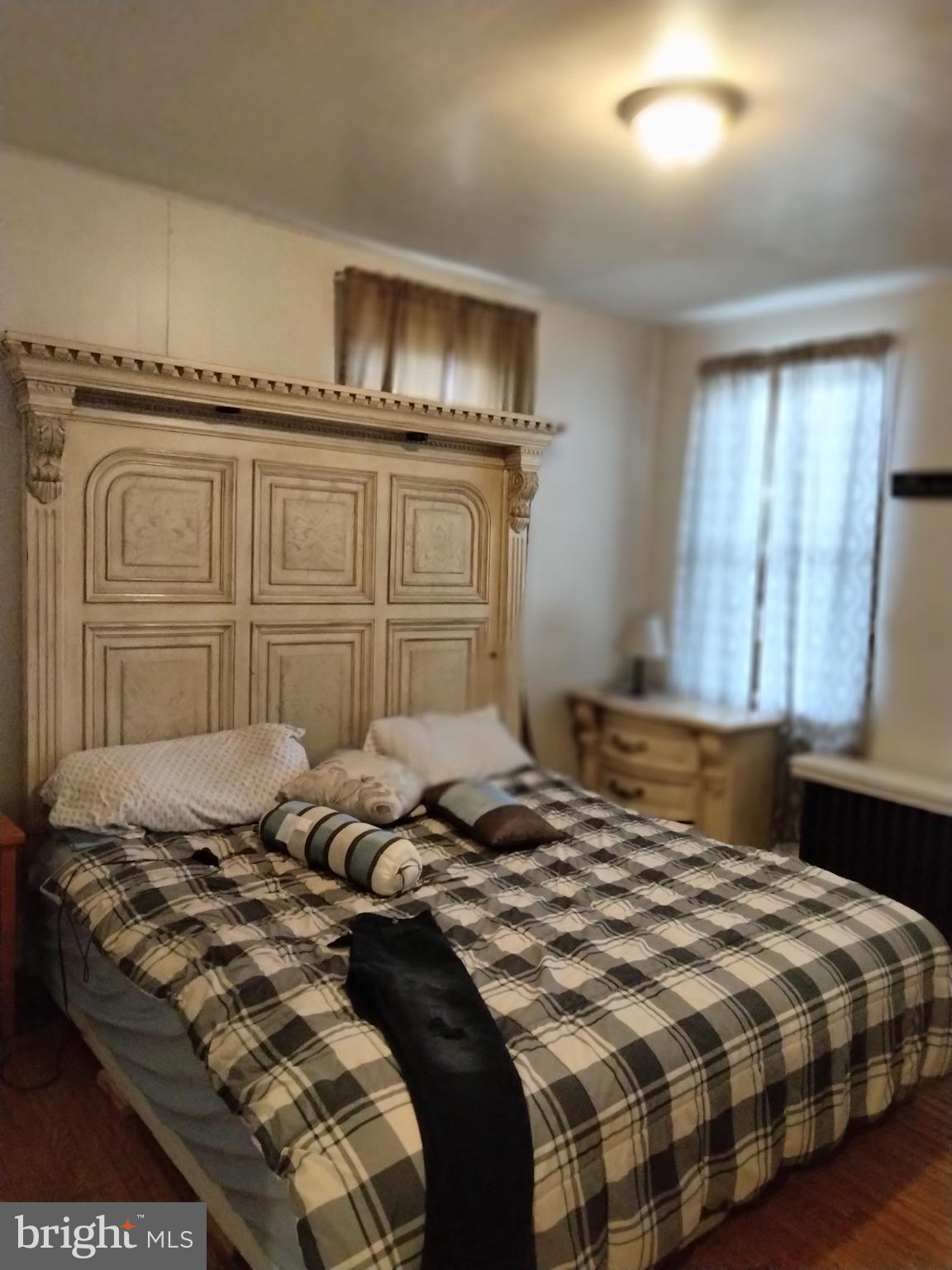 605 Lyndhurst Street Baltimore, MD 21229 - Photo 19 of 29 2nd floor bedroom