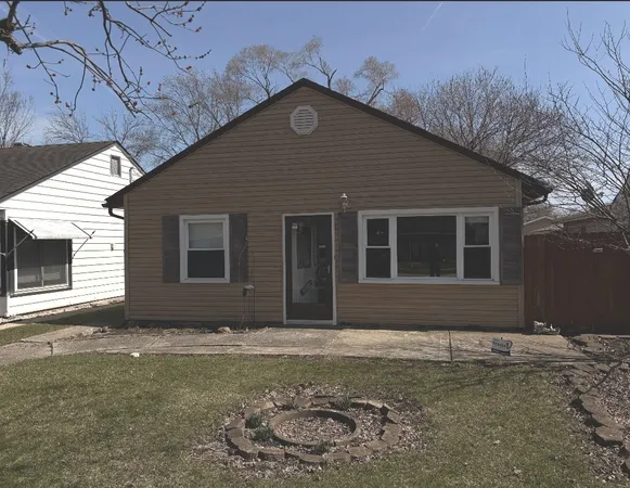 $1,900 | 17053 Lorenz Avenue, Lansing, IL 60438