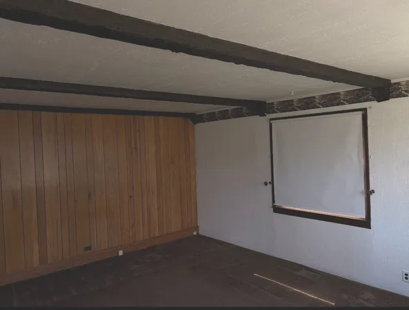 $1,900 | 17053 Lorenz Avenue, Lansing, IL 60438