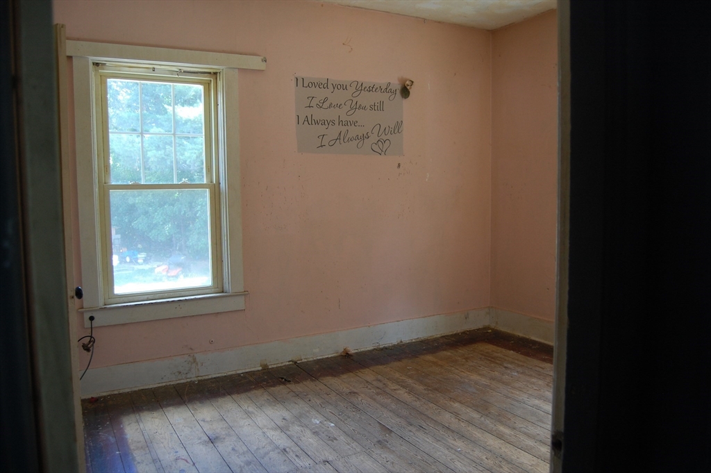 10 Aldrich Street Webster, MA 01570 - Photo 7 of 17