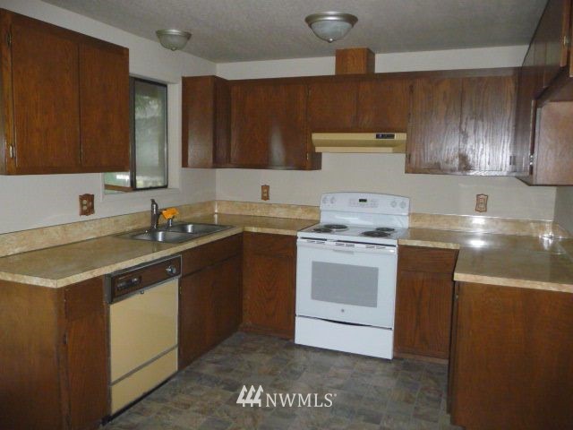 4257 Kellum Ranch Road Northwest Bremerton, WA 98312 - Photo 6 of 13 Gallery Image 6