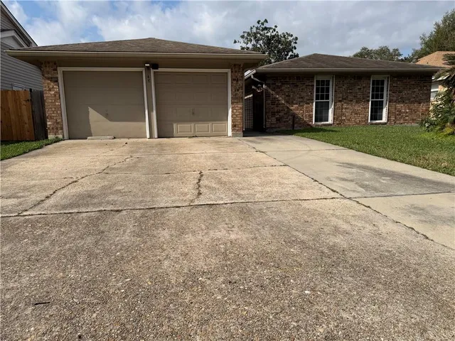 $2,500 | 548 Bellemeade Boulevard, Gretna, LA 70056