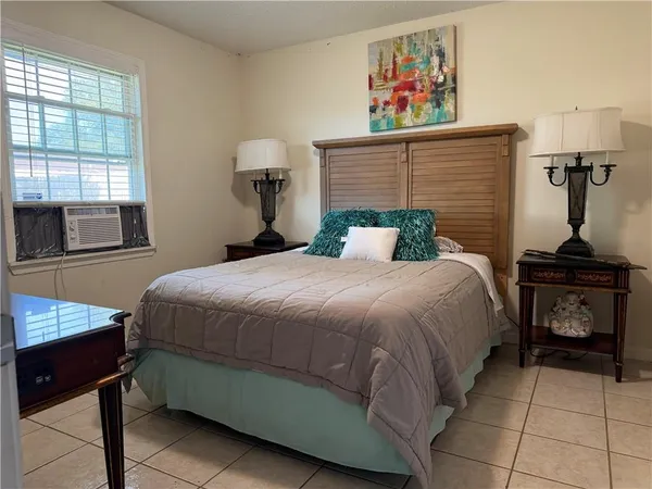 $2,500 | 548 Bellemeade Boulevard, Gretna, LA 70056