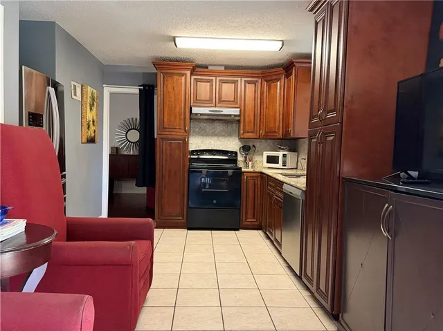 $2,500 | 548 Bellemeade Boulevard, Gretna, LA 70056