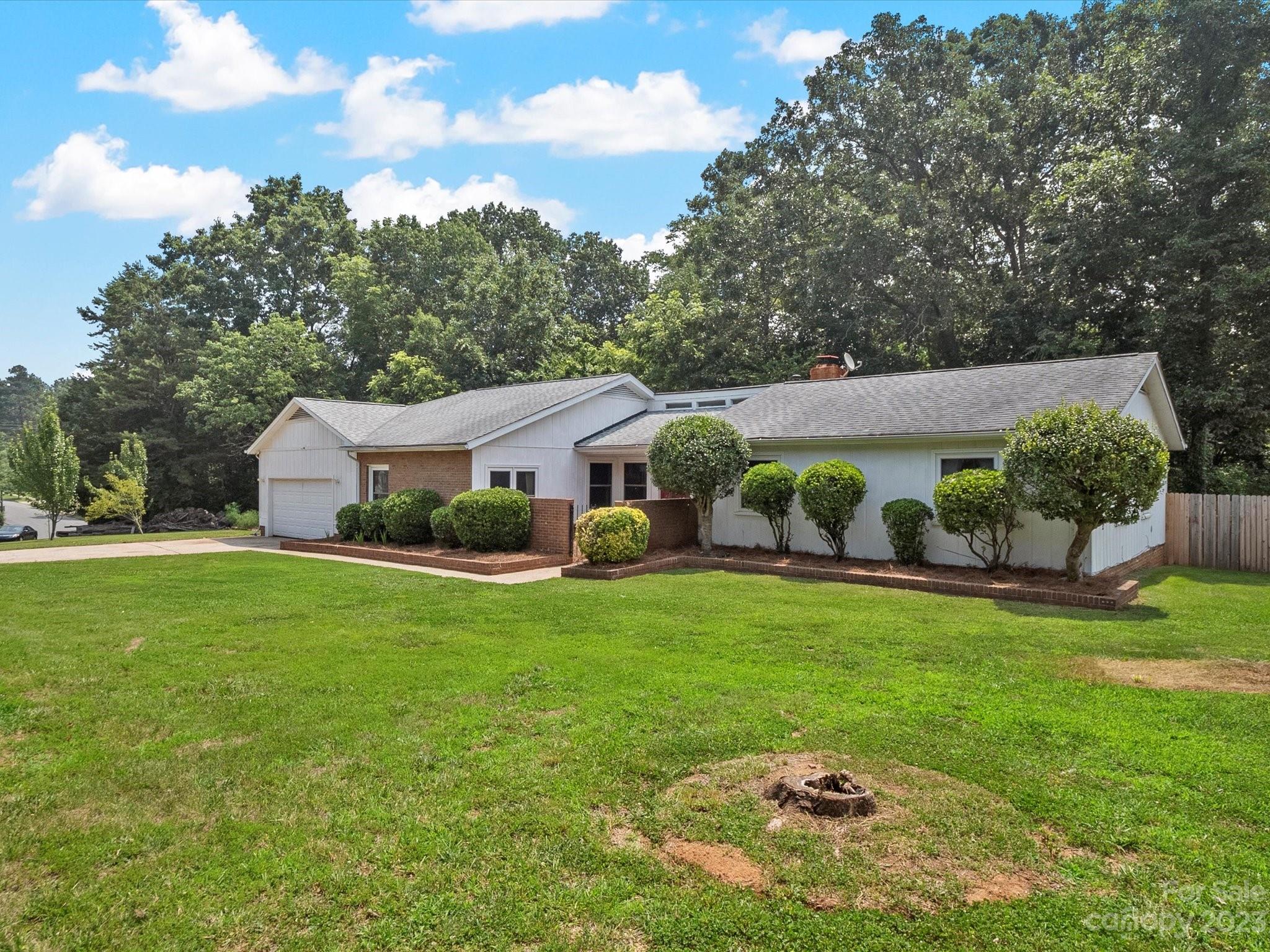 5934 Sullins Road Charlotte, NC 28214 - Photo 3 of 27 Gallery Image 3