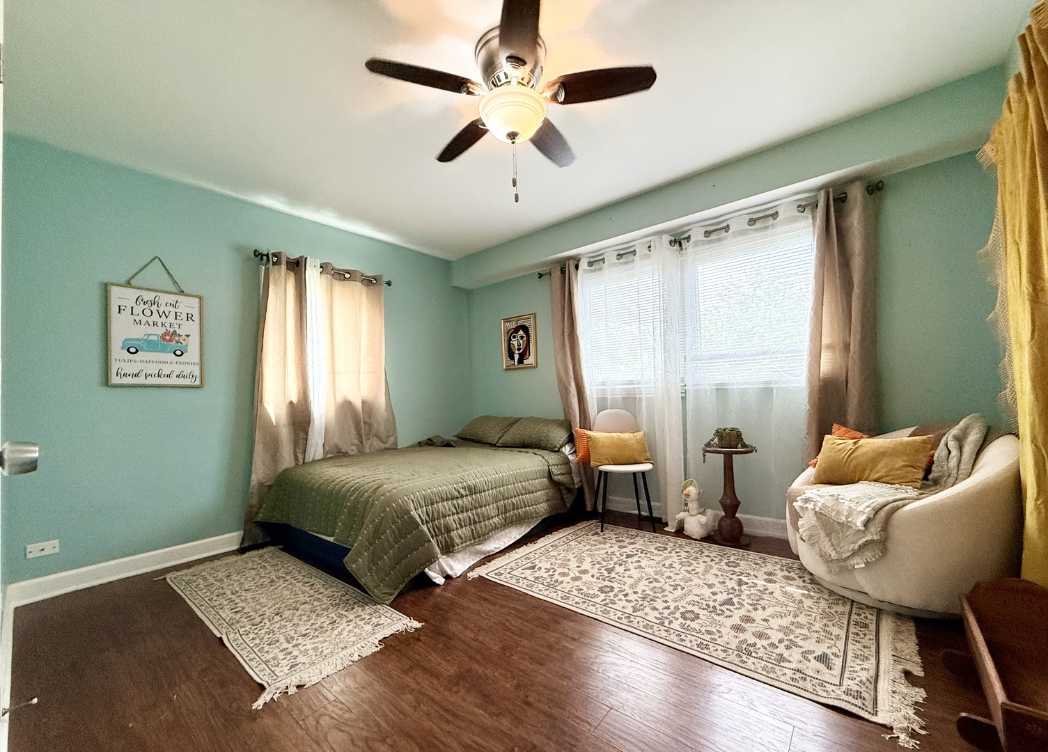 416 North Main Street Mount Prospect, IL 60056 - Photo 10 of 24 a bedroom with a bed and a window
