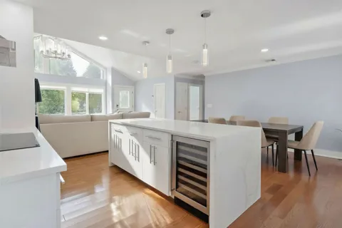 $1,695,000 | 18 Squires Avenue, East Quogue, NY 11946