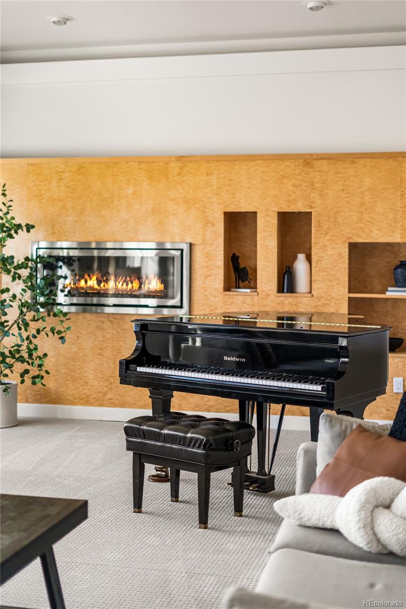 700 Utica Avenue Boulder, CO 80304 - Photo 27 of 50 a living room with furniture and a ocean view