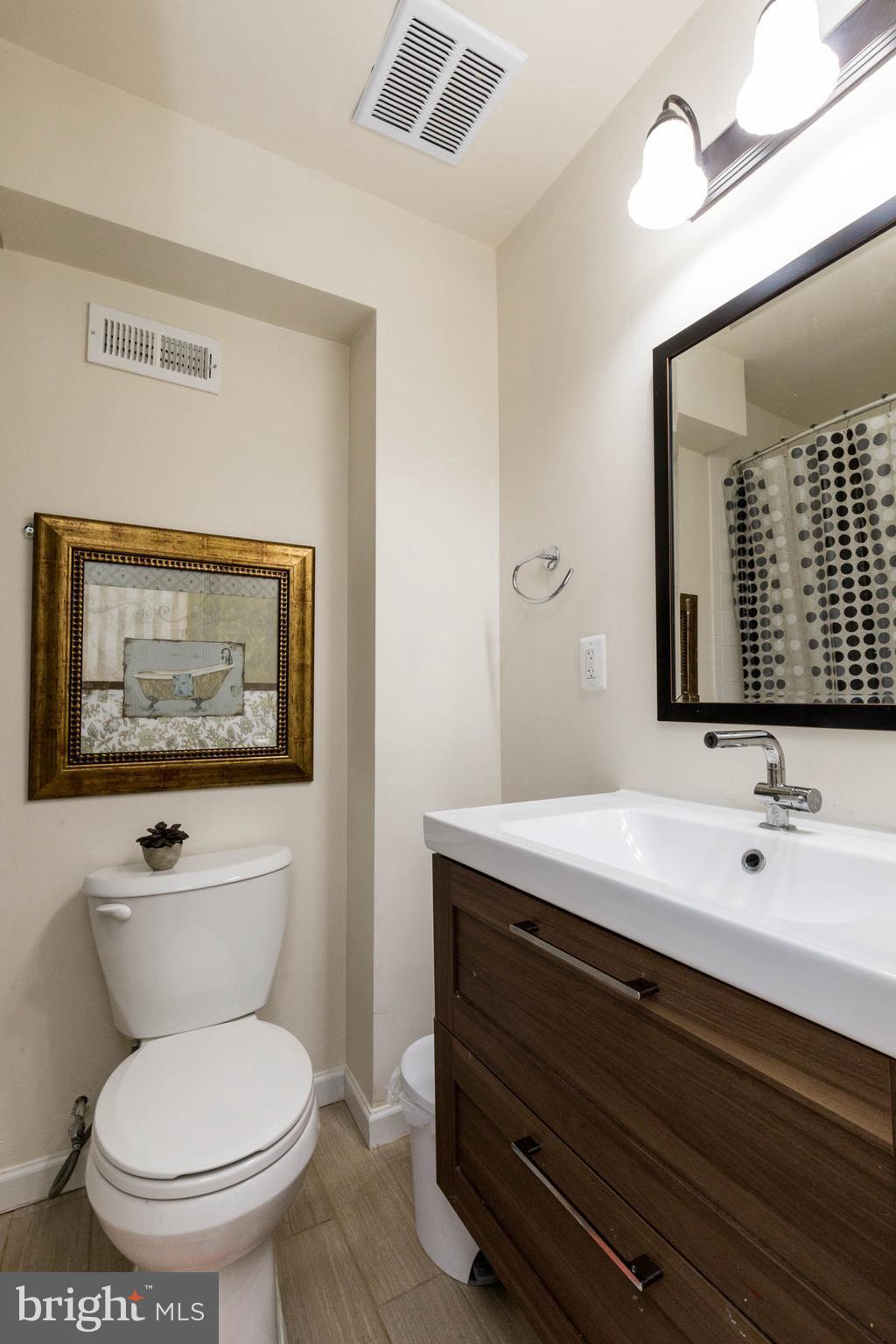 5317 Blacksburg Road Springfield, VA 22151 - Photo 17 of 21 Bath