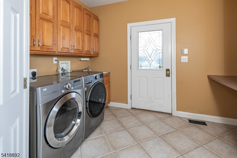 47 Van Zandt Road Skillman, NJ 08558 - Photo 17 of 40