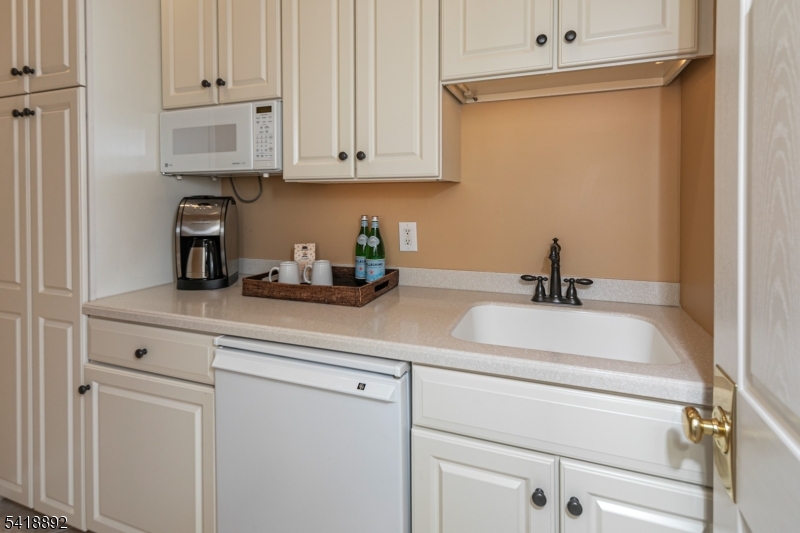 47 Van Zandt Road Skillman, NJ 08558 - Photo 24 of 40