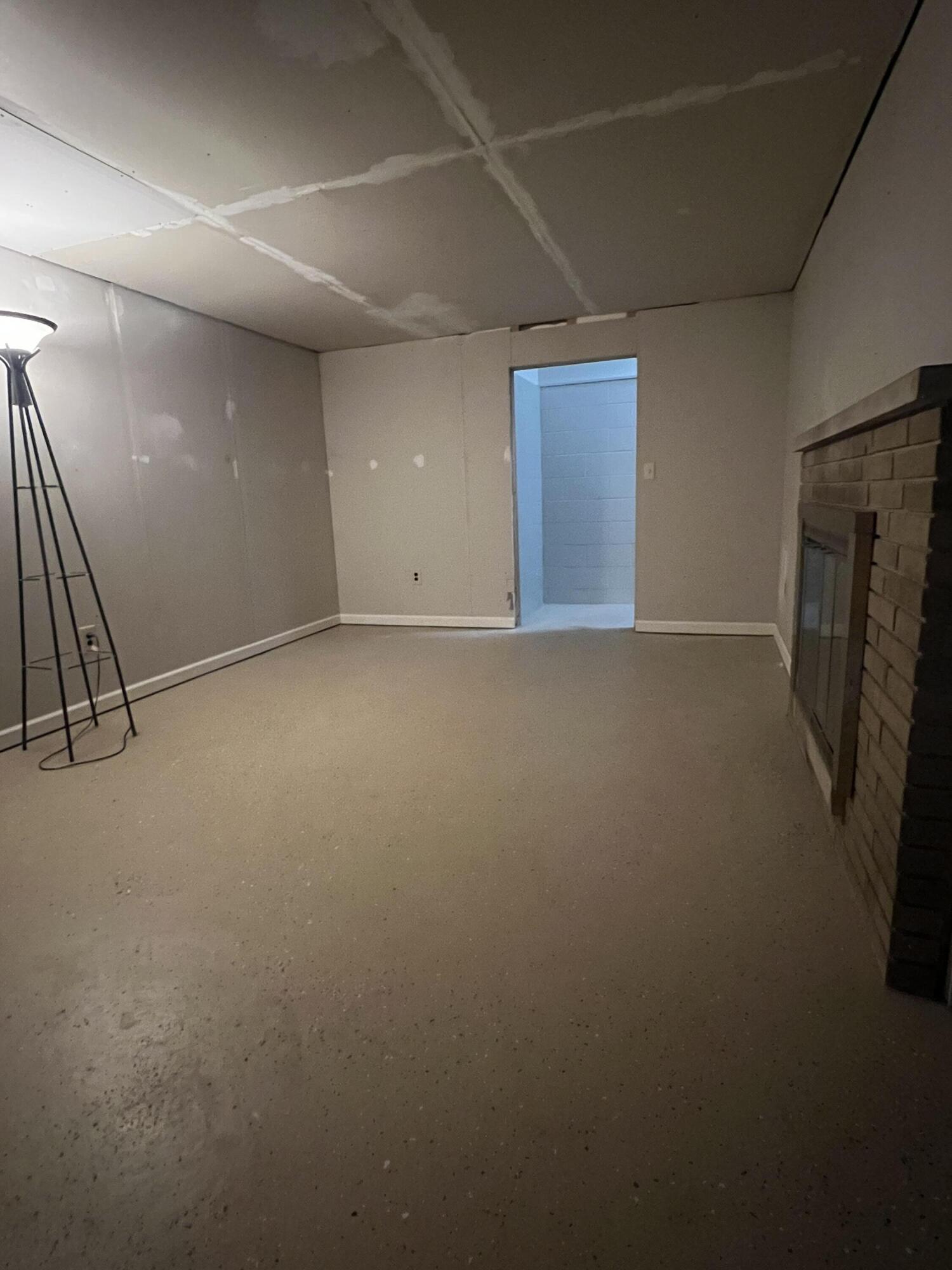 1260 Joslyn Road Muskegon, MI 49445 - Photo 12 of 18 IMG_4705