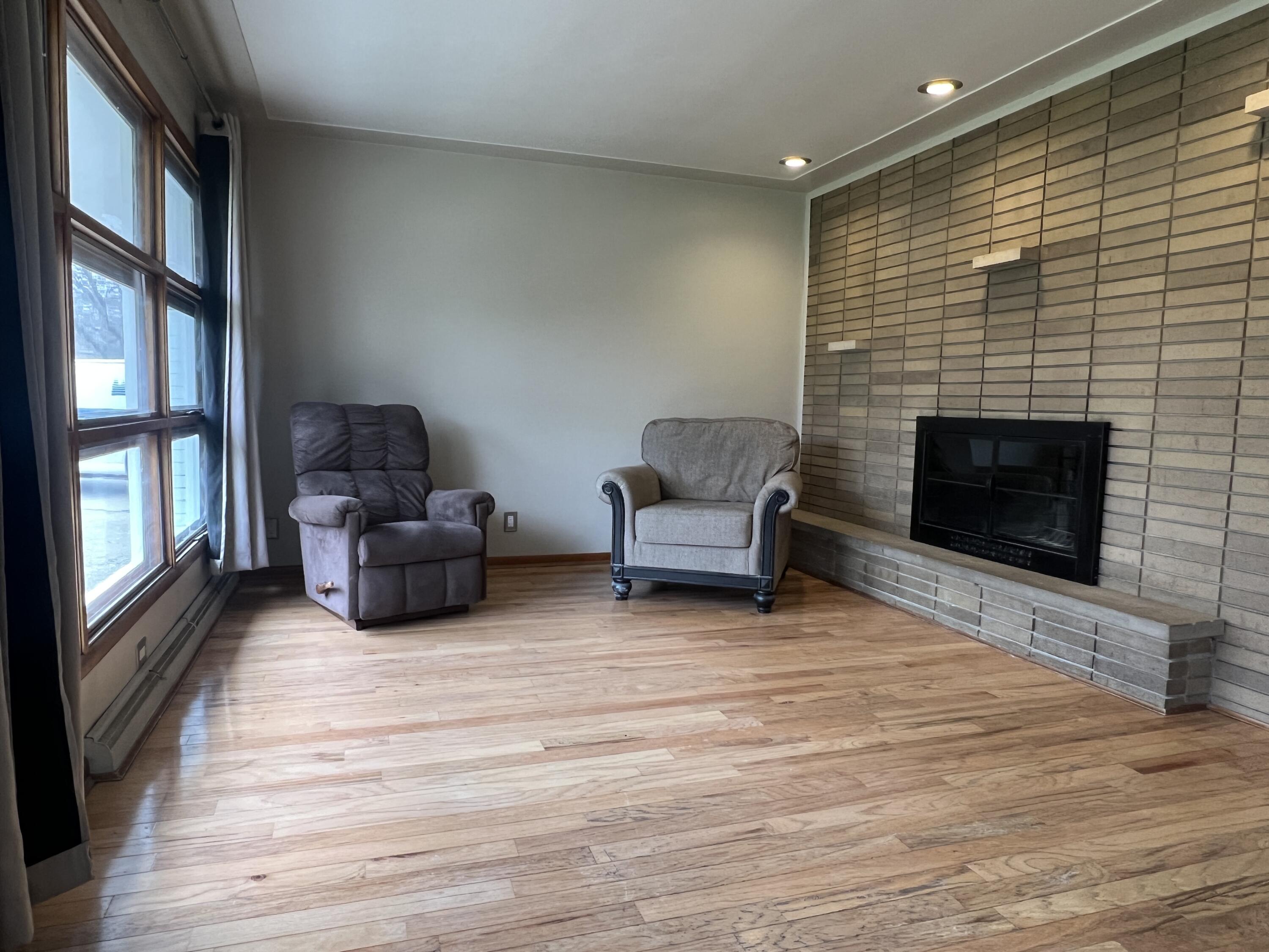 1260 Joslyn Road Muskegon, MI 49445 - Photo 3 of 18 IMG_4688