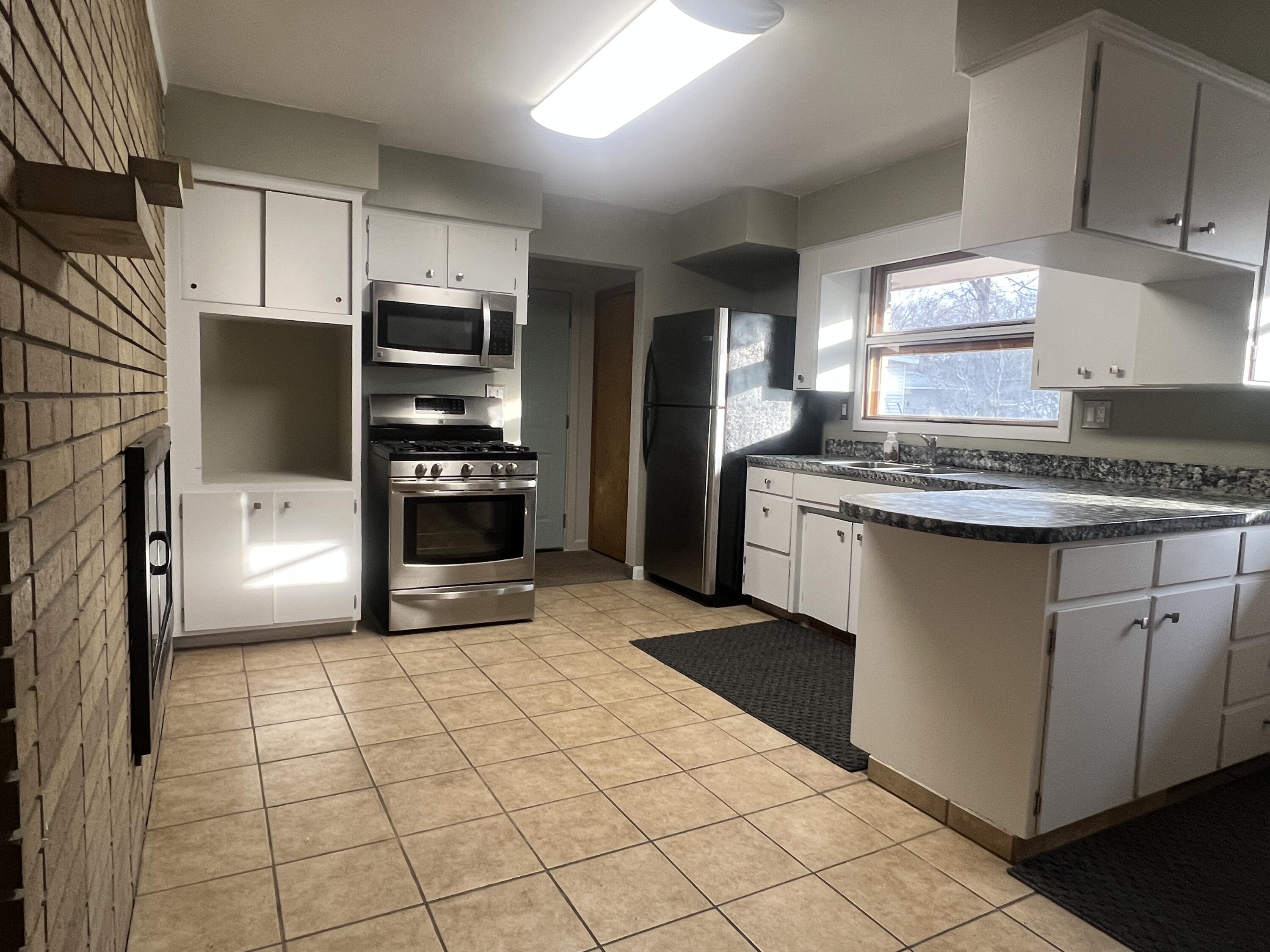 1260 Joslyn Road Muskegon, MI 49445 - Photo 6 of 18 IMG_4754