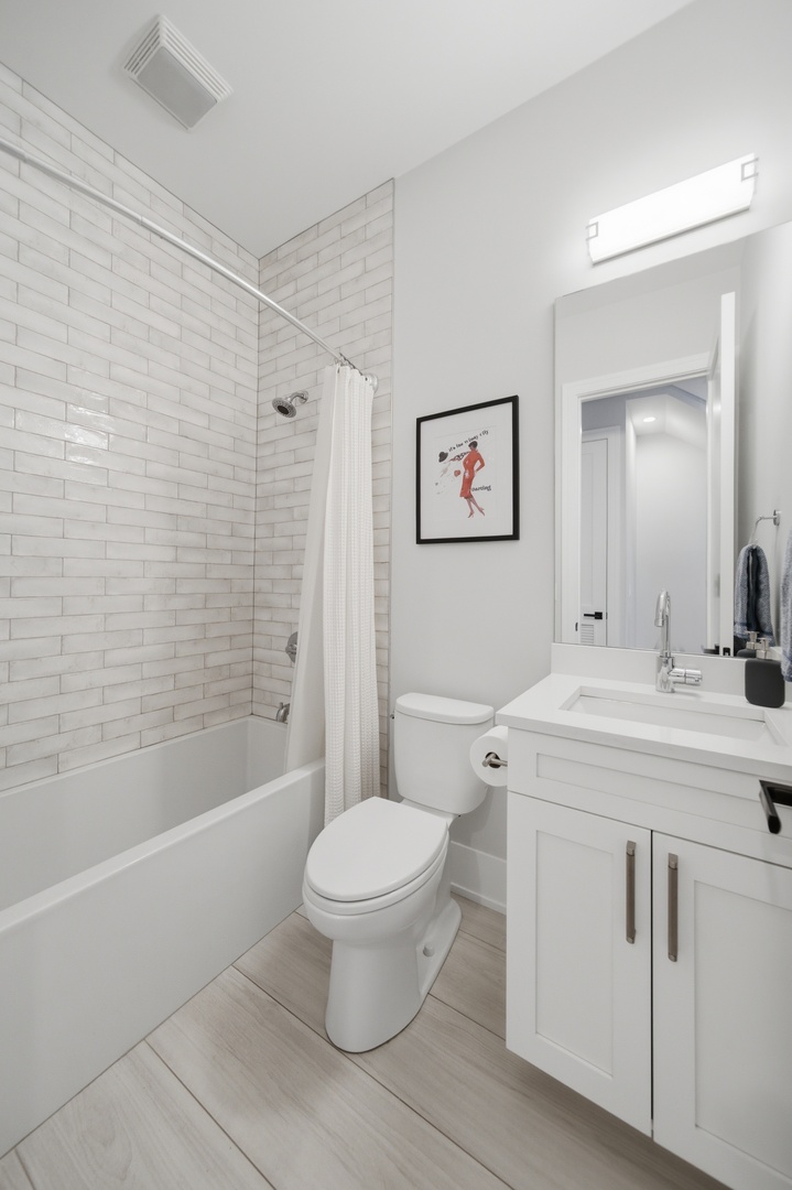 1145 West Addison Street, Unit 3 Chicago, IL 60613 - Photo 15 of 25