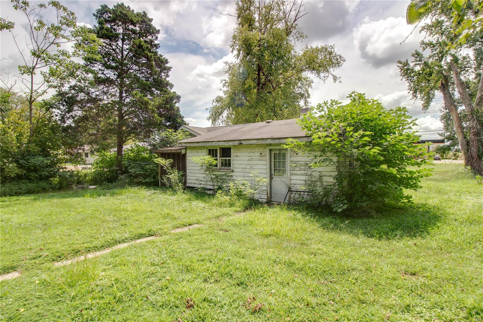 5607 Humbert Road Alton, IL 62002 - Photo 9 of 13