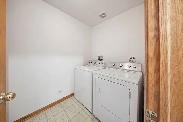$390,000 | 1473 East Baronet Lane, Palatine, IL 60074