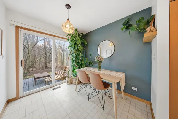 $390,000 | 1473 East Baronet Lane, Palatine, IL 60074