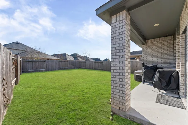 $320,000 | 16875 Pink Wintergreen Drive, Conroe, TX 77385