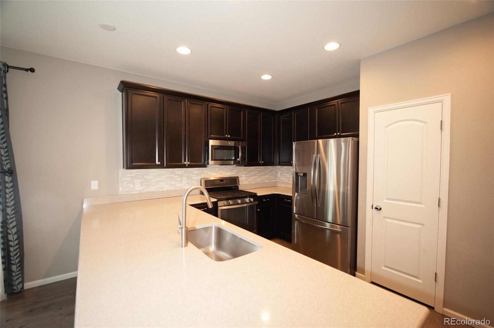 7916 East 53rd Drive Denver, CO 80238 - Photo 10 of 40