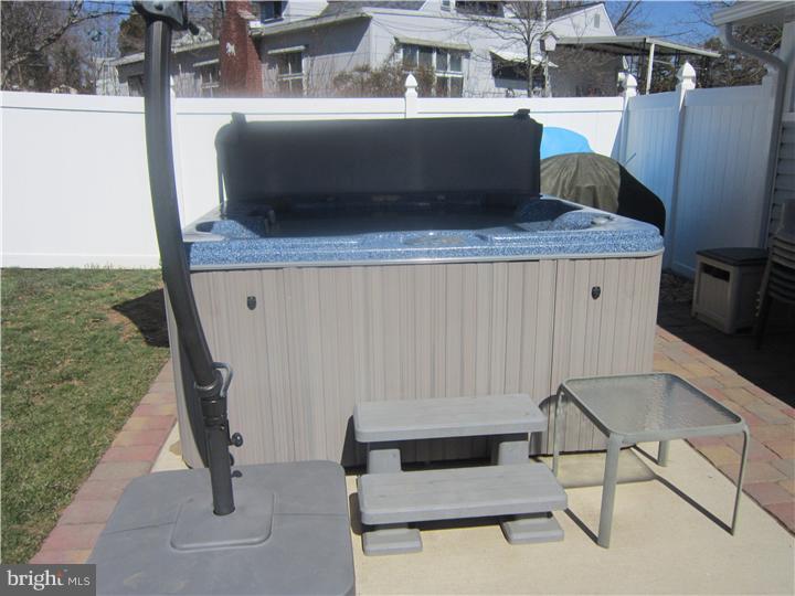 69 Queen Anne Road Levittown, PA 19057 - Photo 15 of 18 Patio