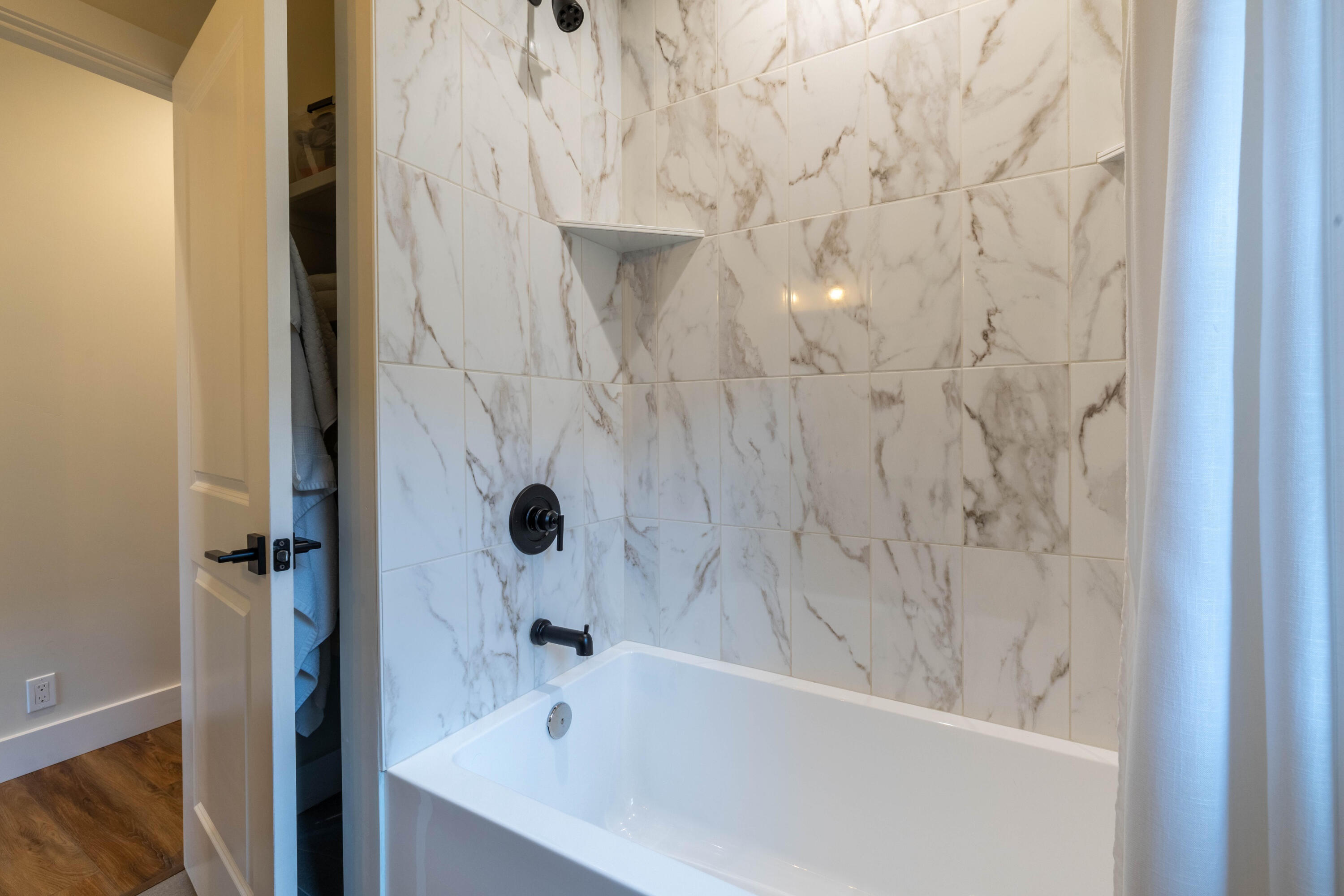 155 Cowcatcher Loop Bellevue, ID 83313 - Photo 25 of 35 Bathroom
