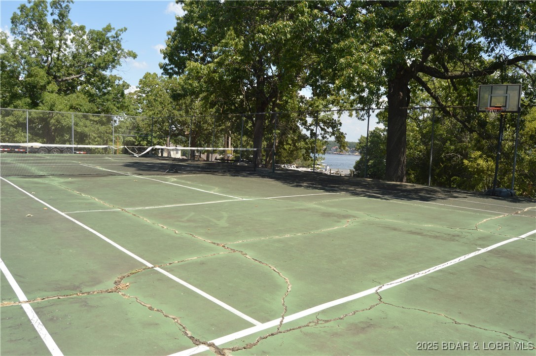 1442 Nichols Road, Unit B304 Osage Beach, MO 65065 - Photo 30 of 31 Tennis courts