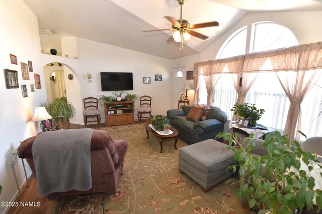 $375,000 | 26360 Solano Drive, Seligman, AZ 86337