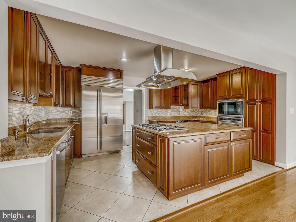 9085 Northfield Road Ellicott City, MD 21042 - Photo 11 of 61 Kitchen