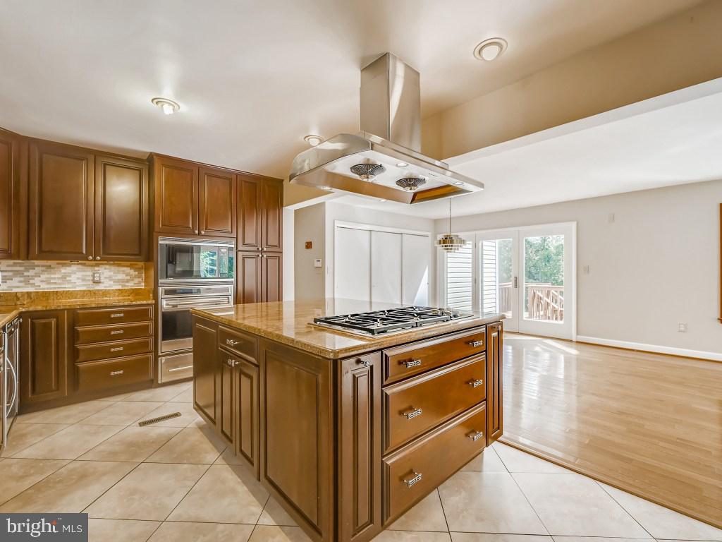 9085 Northfield Road Ellicott City, MD 21042 - Photo 14 of 61 Kitchen