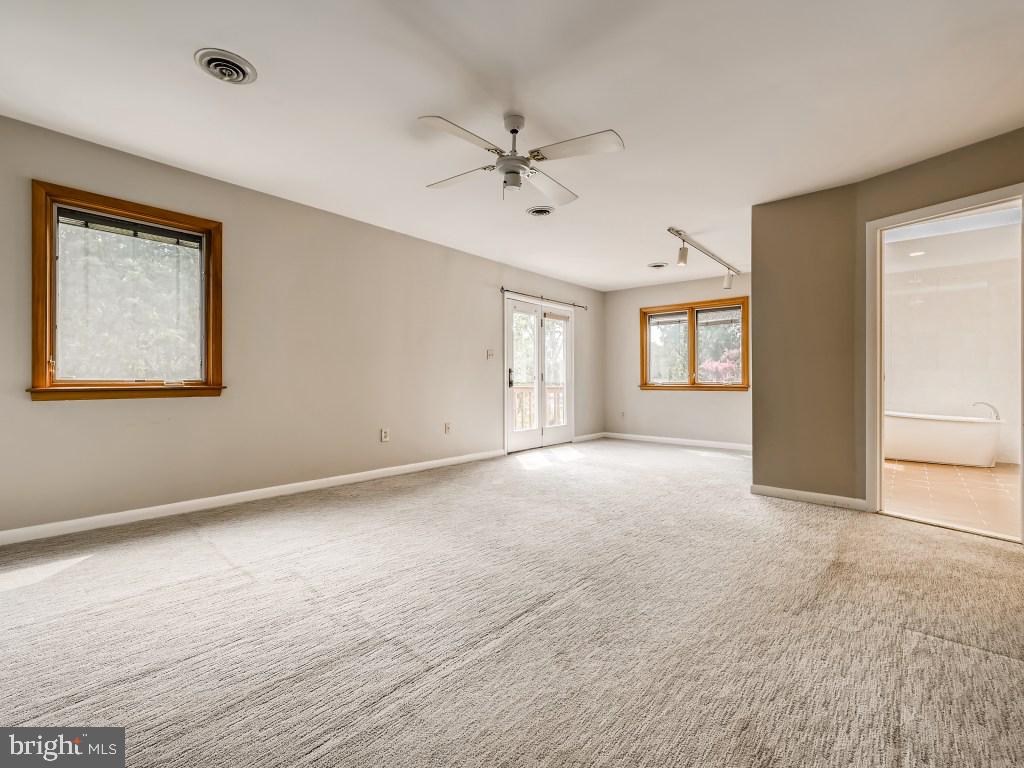 9085 Northfield Road Ellicott City, MD 21042 - Photo 20 of 61 Primary bedroom