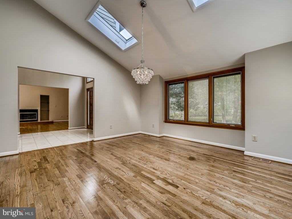 9085 Northfield Road Ellicott City, MD 21042 - Photo 4 of 61 Dining room