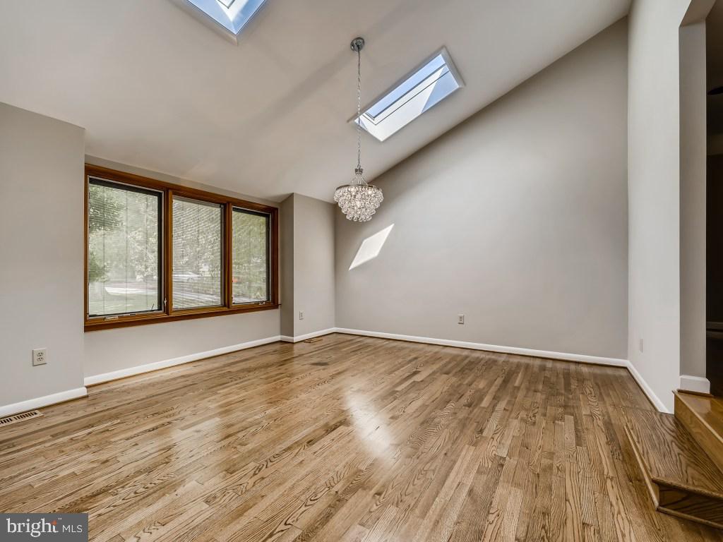 9085 Northfield Road Ellicott City, MD 21042 - Photo 5 of 61 Dining room