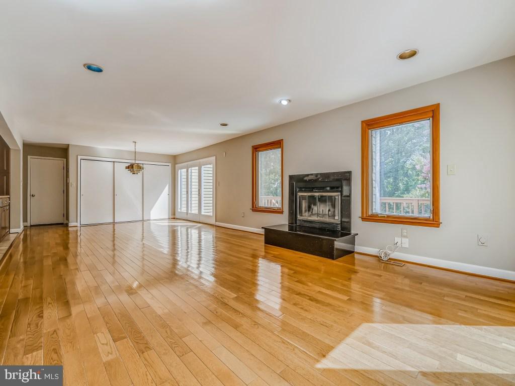 9085 Northfield Road Ellicott City, MD 21042 - Photo 7 of 61 Family room