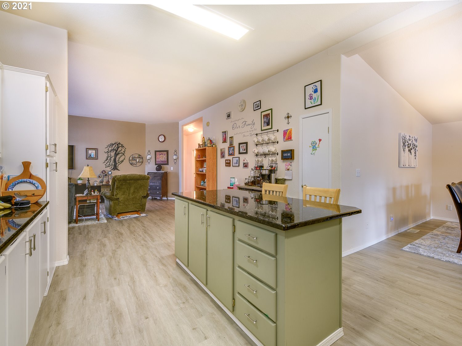 5285 Southeast Welch Road Gresham, OR 97080 - Photo 11 of 30 Gallery Image 11
