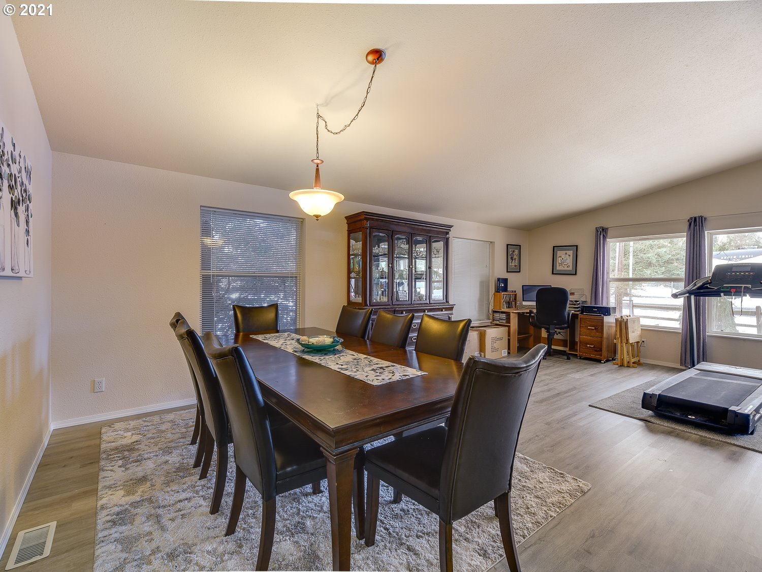 5285 Southeast Welch Road Gresham, OR 97080 - Photo 12 of 30 Gallery Image 12