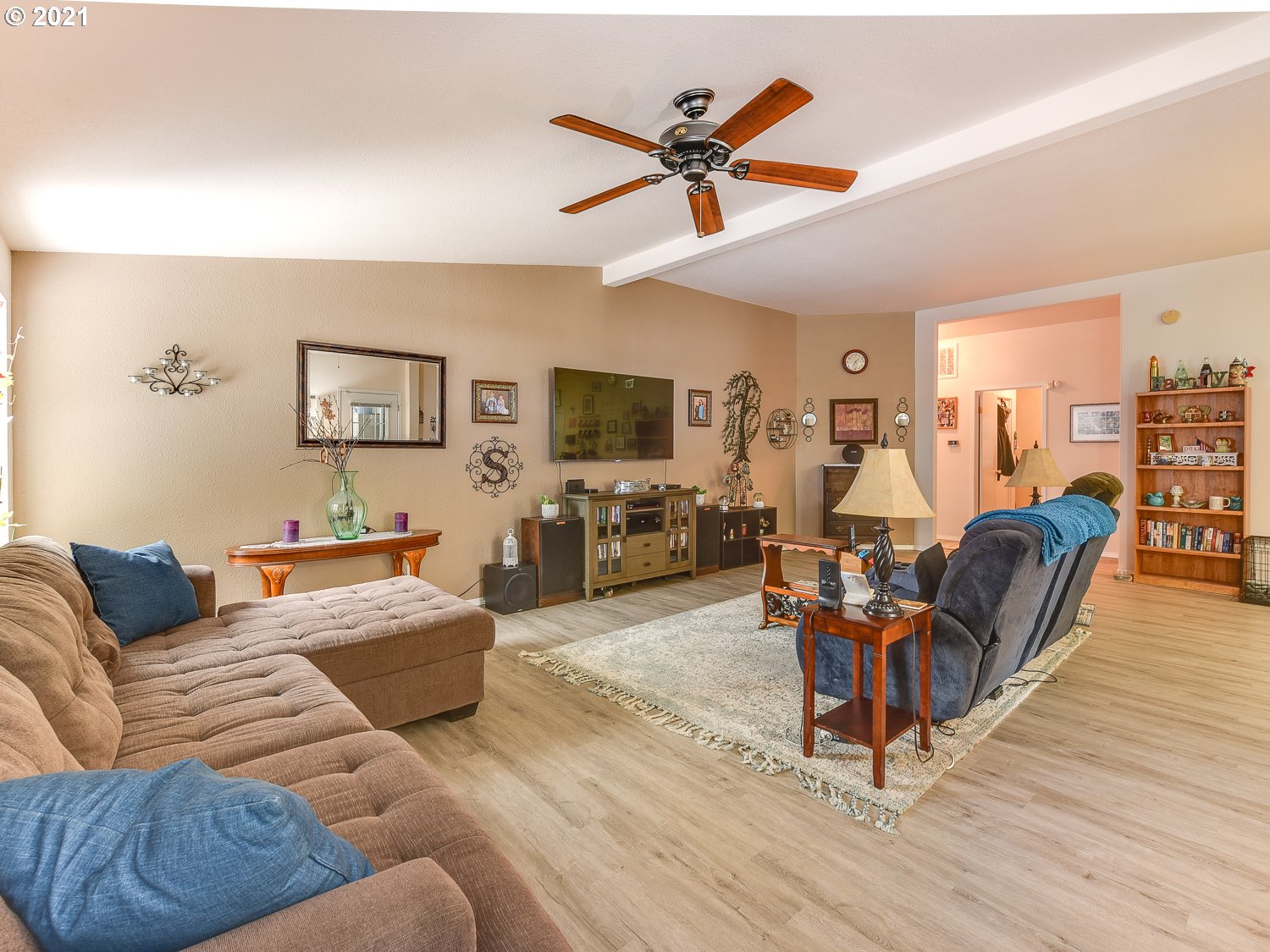 5285 Southeast Welch Road Gresham, OR 97080 - Photo 4 of 30 Gallery Image 4