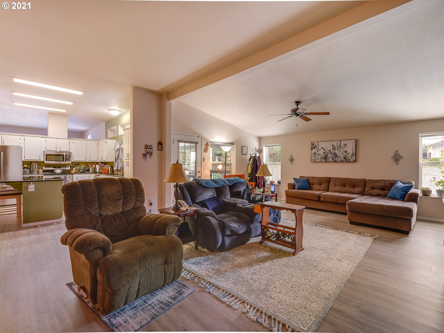 5285 Southeast Welch Road Gresham, OR 97080 - Photo 6 of 30 Gallery Image 6
