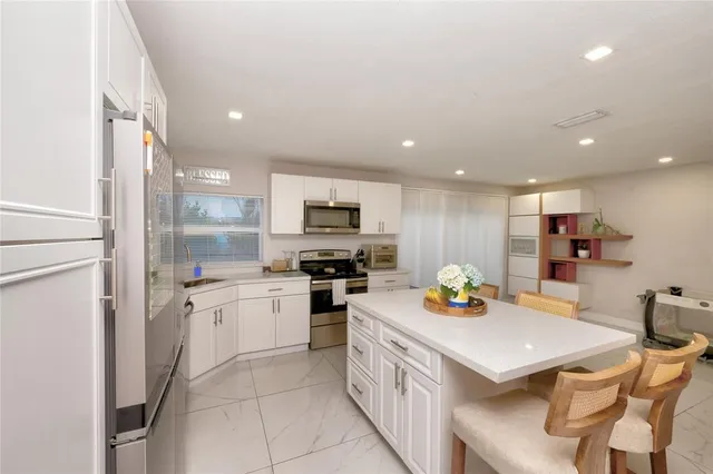 $719,000 | 621 Lakeshore Terrace, Davie, FL 33325