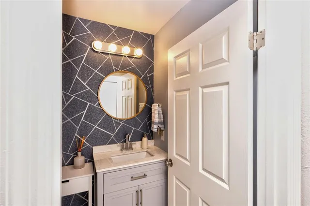 $719,000 | 621 Lakeshore Terrace, Davie, FL 33325