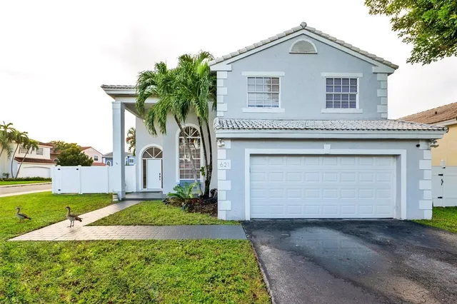 $719,000 | 621 Lakeshore Terrace, Davie, FL 33325