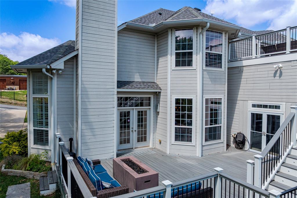 606 Lake Point Loop Pottsboro, TX 75076 - Photo 4 of 40 a view of a house with sitting area and balcony