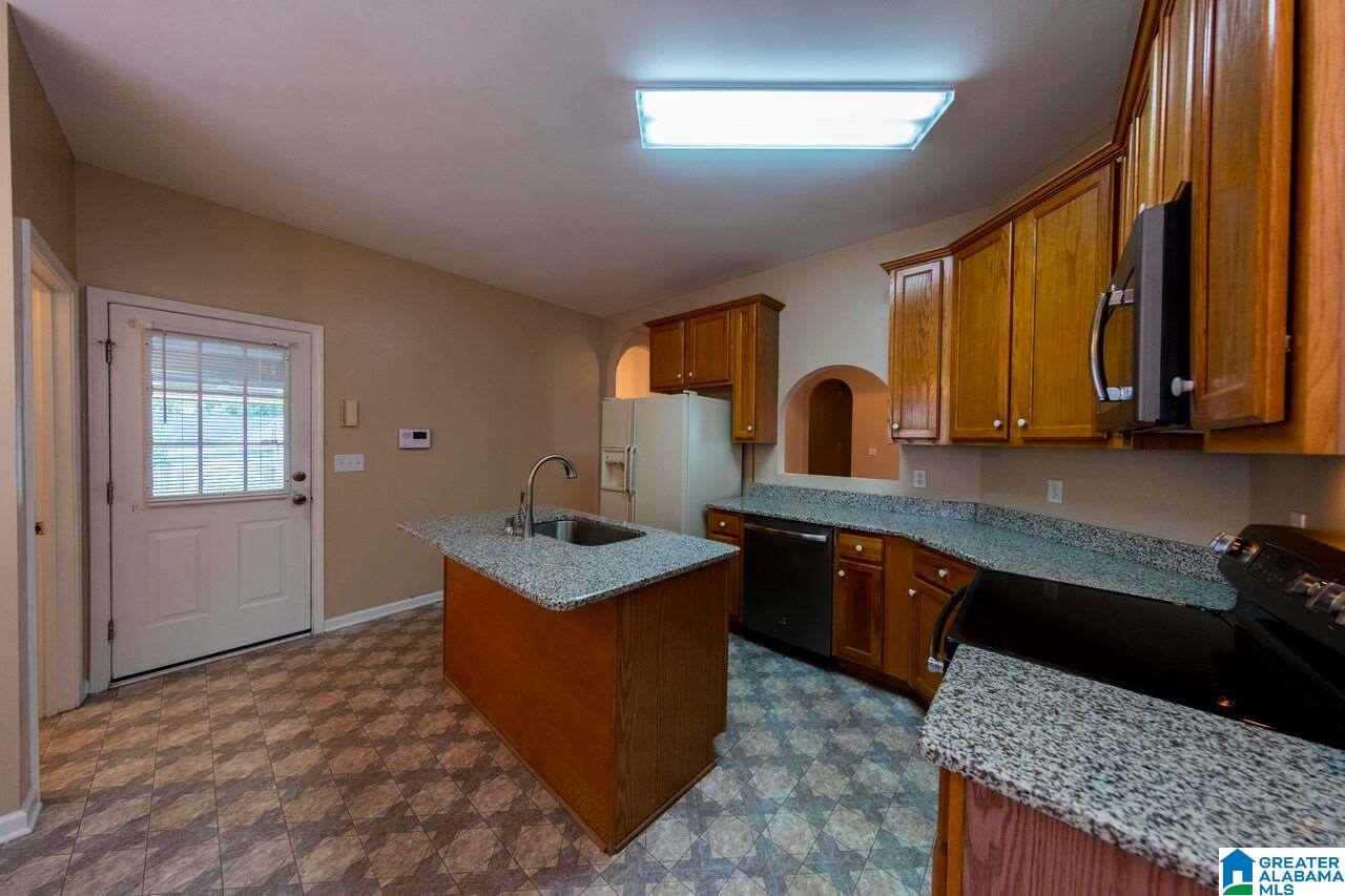 105 Spring Place Alabaster, AL 35007 - Photo 13 of 35